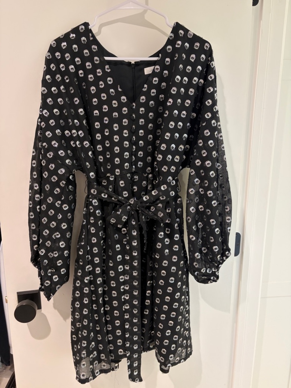 Women’s Black Printed Tie-Waist Long Sleeve Dress